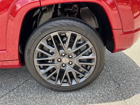 Used 2022 Jeep Compass Limited image 19