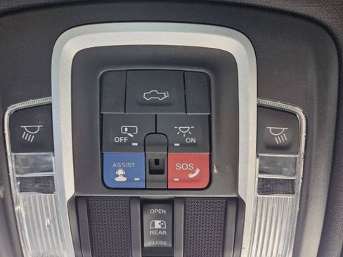 Used 2019 RAM 2500 Laramie w/ Night Edition AWD/4WD image 13