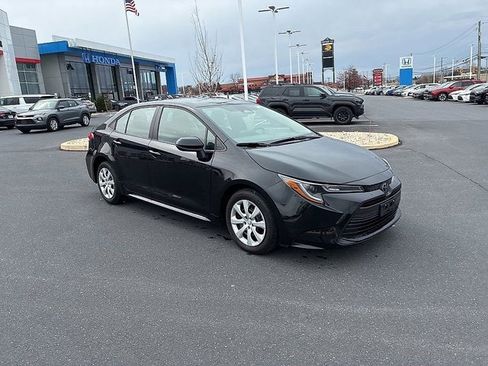 Certified 2024 Toyota Corolla LE image 3