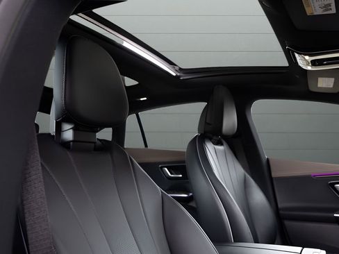 Used 2023 Mercedes-Benz EQE 350+ 4MATIC Sedan image 82