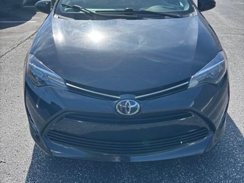 Used 2017 Toyota Corolla LE w/ Carpet Mat Package (TMS) FWD image 8
