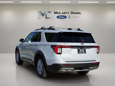 Used 2025 Ford Explorer Active w/ Active Comfort Package RWD image 4