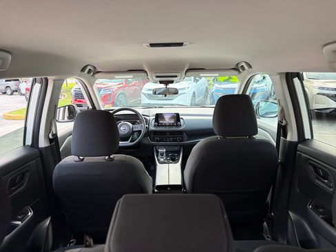 Used 2024 Nissan Rogue S AWD/4WD image 32