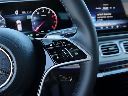 New 2026 Mercedes-Benz GLE 450 4MATIC image 40