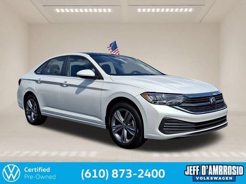 Used 2024 Volkswagen Jetta SE w/ Panoramic Sunroof Package FWD image 1