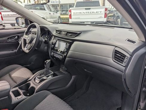 Used 2019 Nissan Rogue SV image 20