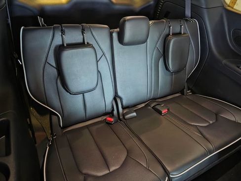 New 2027 Chrysler Pacifica Limited w/ S Appearance Package FWD image 16