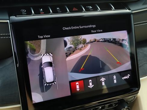 Used 2025 Jeep Grand Cherokee L Limited w/ Luxury Tech Group II image 32