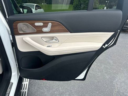 New 2026 Mercedes-Benz GLS 580 4MATIC image 18