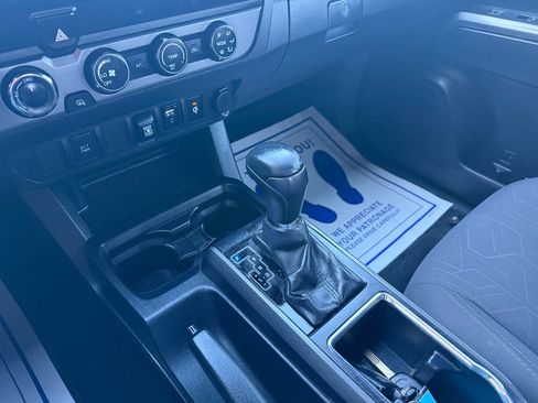 Used 2019 Toyota Tacoma TRD Off-Road image 17