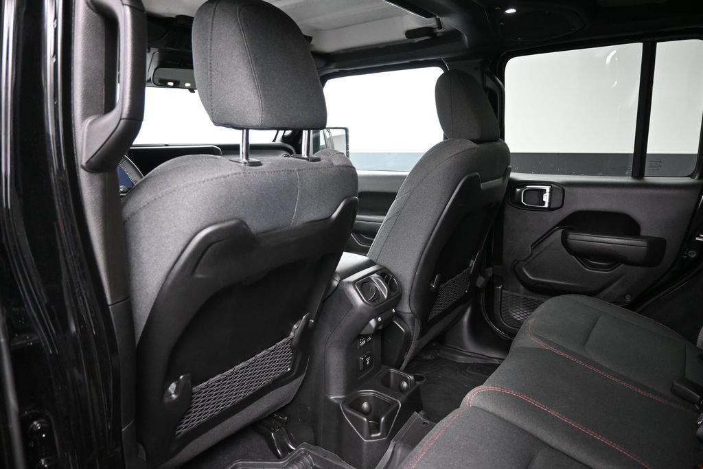 Used 2025 Jeep Wrangler Unlimited Rubicon AWD/4WD image 22