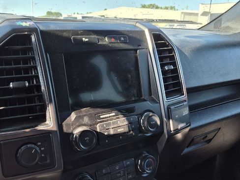 Used 2019 Ford F150 XLT w/ Equipment Group 302A Luxury AWD/4WD image 9