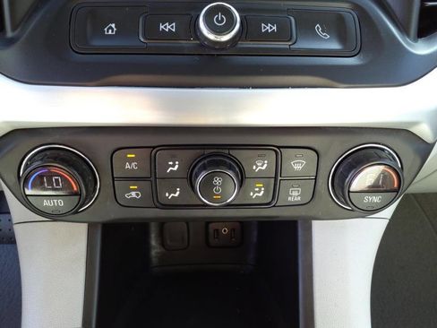 Used 2019 GMC Acadia SLE image 24