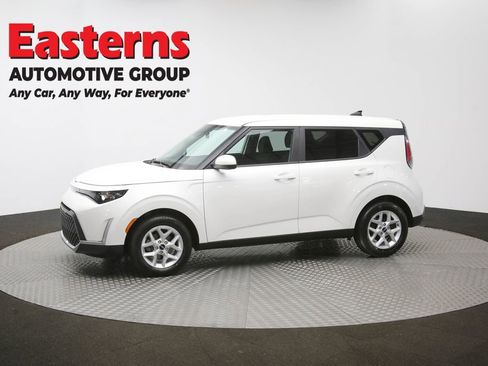 Used 2025 Kia Soul LX w/ LX Technology Package FWD image 57