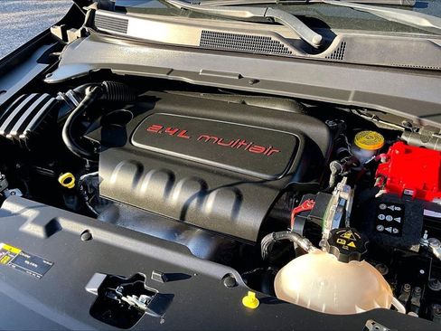 Used 2019 Jeep Compass Latitude w/ Cold Weather Group image 33