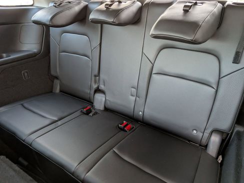 Used 2023 Nissan Pathfinder SL image 27