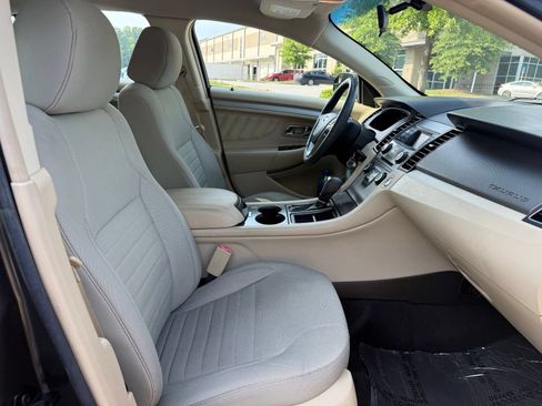 Used 2016 Ford Taurus SE FWD image 34