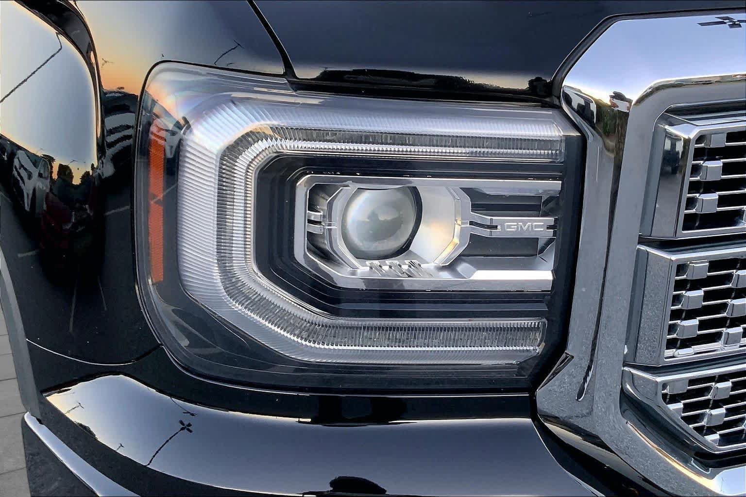 Used 2018 GMC Sierra 1500 Denali w/ Denali Ultimate Package AWD/4WD image 24