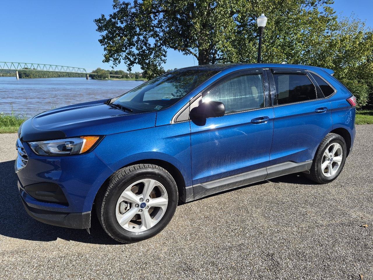 Used 2020 Ford Edge SE w/ Cargo Accessory Package AWD/4WD image 2