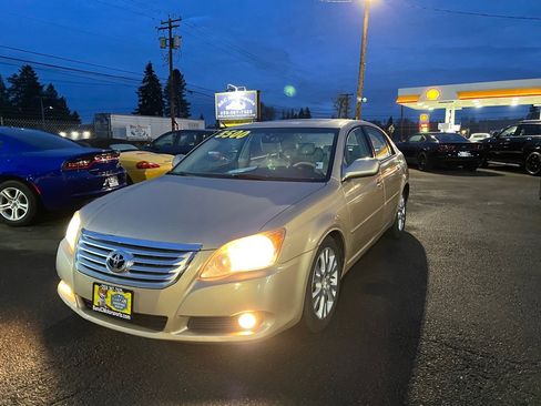 Used 2010 Toyota Avalon XLS image 13