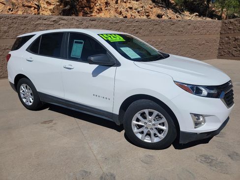 Used 2020 Chevrolet Equinox LS FWD image 3