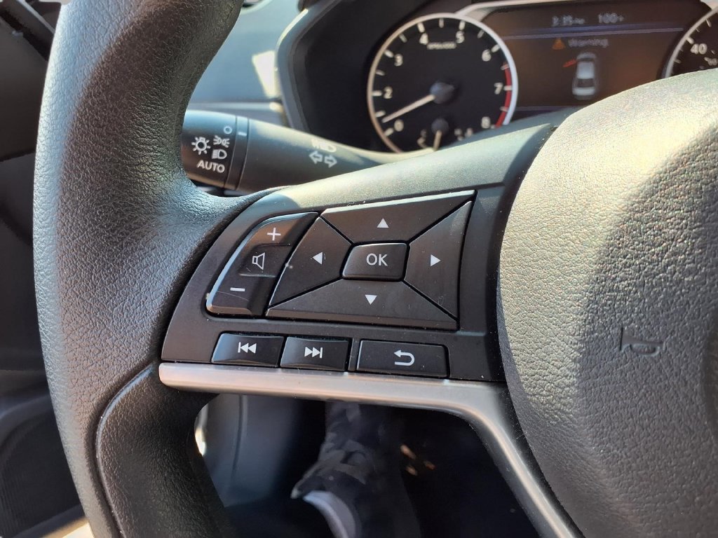 Used 2025 Nissan Altima 2.5 SV FWD image 14