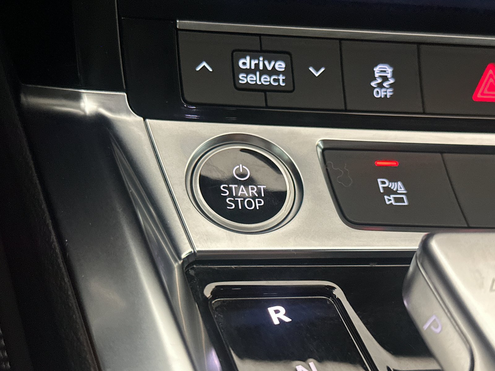 Used 2024 Audi Q8 e-tron Premium Plus AWD/4WD image 21