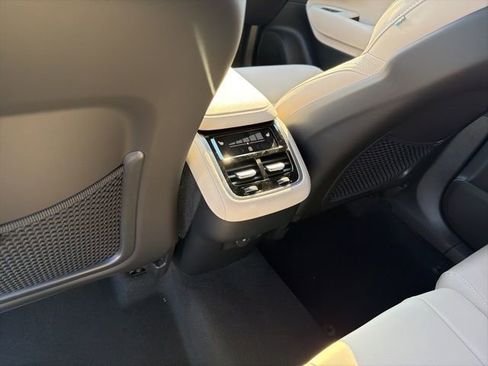 New 2026 Volvo XC90 B6 Plus w/ Protection Package Premier image 9