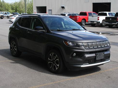 Used 2022 Jeep Compass Limited AWD/4WD image 3