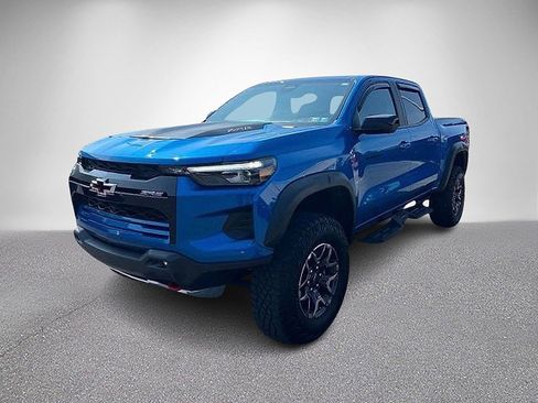 Used 2024 Chevrolet Colorado ZR2 w/ Technology Package AWD/4WD image 12