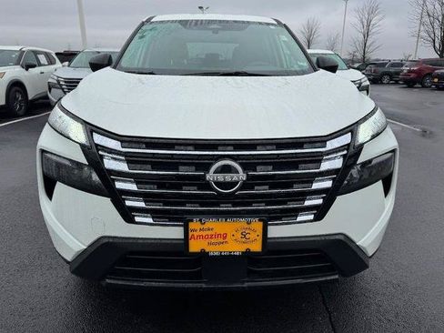Certified 2025 Nissan Rogue S FWD image 9