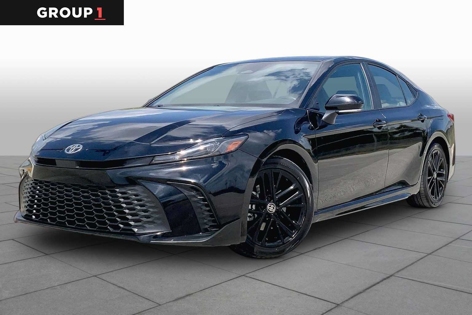 Certified 2025 Toyota Camry SE FWD image 1