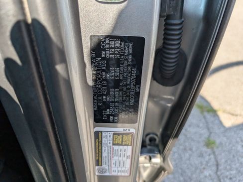 Used 2023 Kia Niro LX image 24