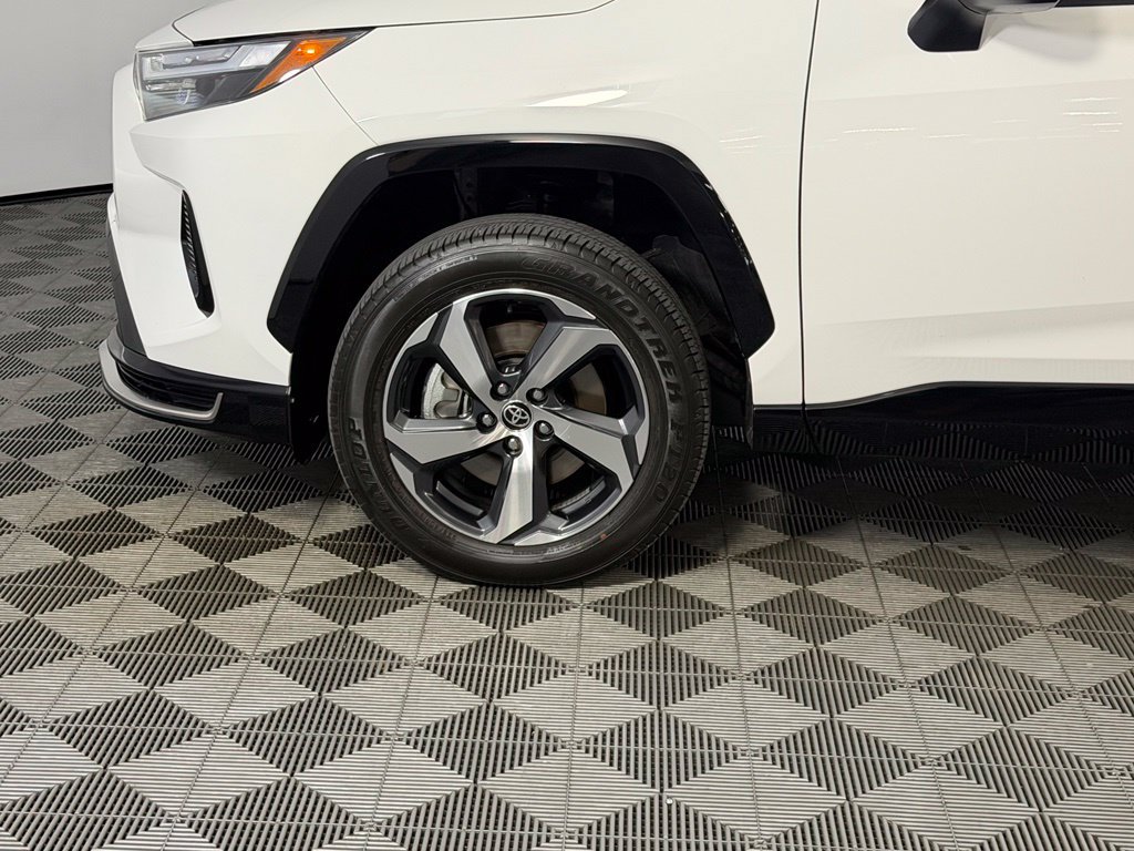Used 2025 Toyota RAV4 SE AWD/4WD image 11