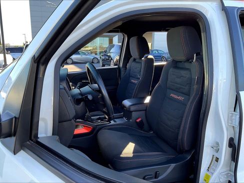 Used 2024 Nissan Frontier PRO-4X w/ Technology Package image 27