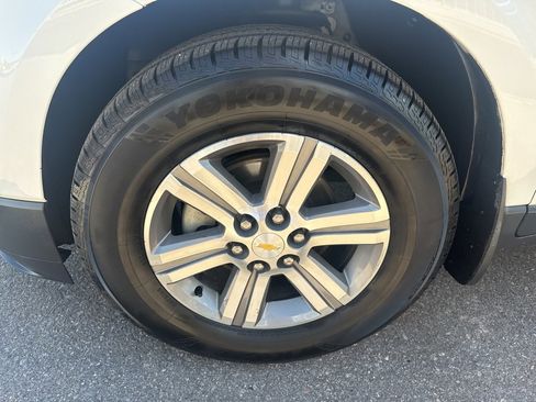 Used 2015 Chevrolet Traverse LT image 7