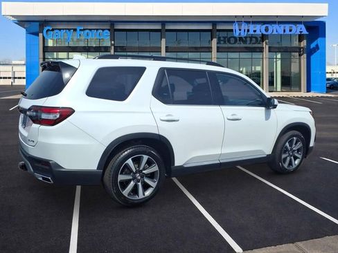 Certified 2024 Honda Pilot Elite image 2