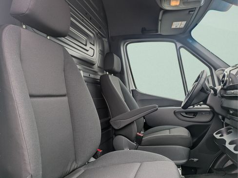 New 2026 Mercedes-Benz Sprinter 2500 image 3