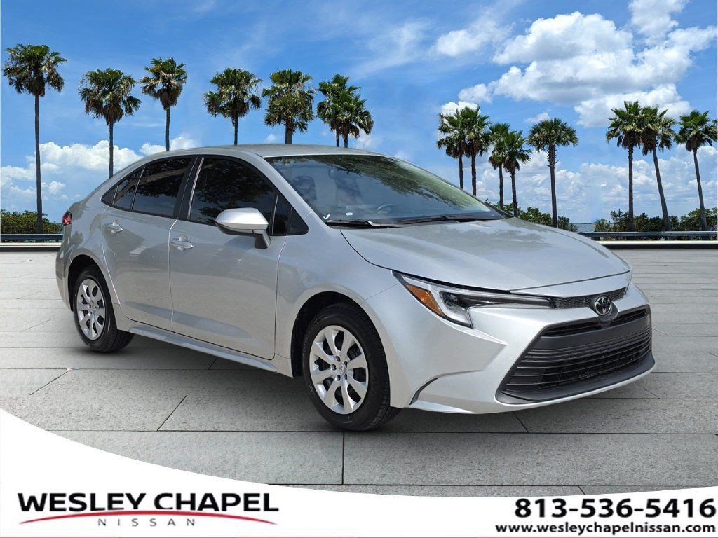 Used 2026 Toyota Corolla LE FWD image 1