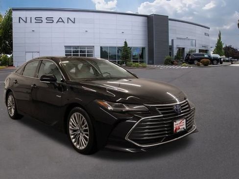 Used 2020 Toyota Avalon Limited image 1
