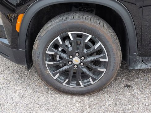 New 2026 Chevrolet Traverse LT w/ Sun and Wheel Package FWD image 11
