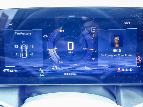 Used 2024 Chevrolet Equinox EV LT FWD image 13
