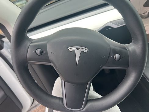 Used 2023 Tesla Model Y Long Range image 5