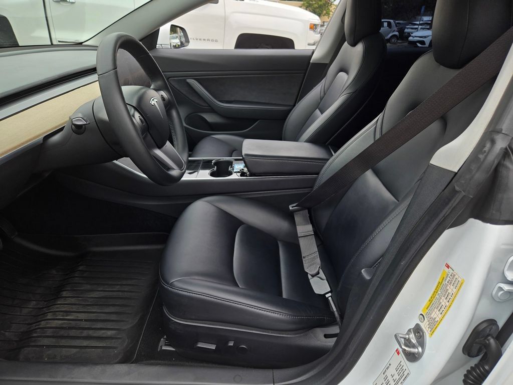 Used 2018 Tesla Model 3 Long Range RWD image 16