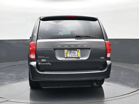 Used 2016 Dodge Grand Caravan SE w/ Quick Order Package 29E SE FWD image 7