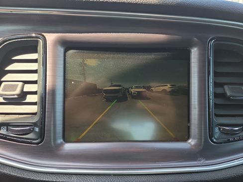 Used 2016 Dodge Challenger SXT w/ Driver Convenience Group RWD image 15