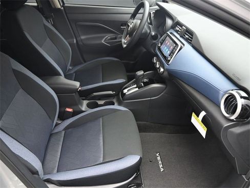 Used 2025 Nissan Versa SV w/ Trunk Package image 34