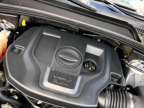 Used 2023 Jeep Grand Cherokee L Summit w/ Luxury Tech Group V AWD/4WD image 45