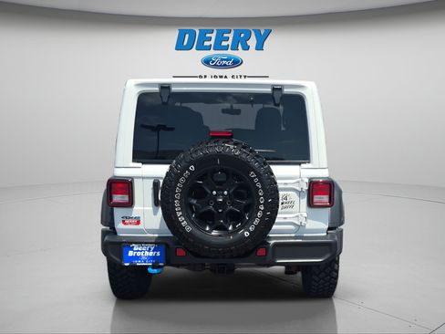 Used 2023 Jeep Wrangler Unlimited w/ Cold Weather Group AWD/4WD image 5