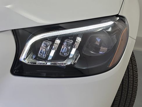 Certified 2023 Mercedes-Benz GLS 580 4MATIC image 33